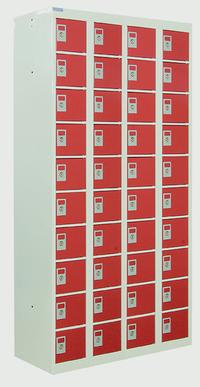 Personal Effects Lockers: click to enlarge